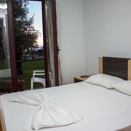 Delight 3* Dhermi